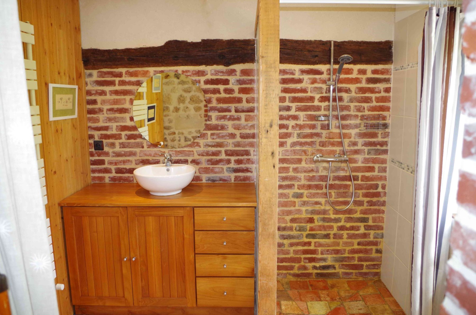 La salle de douche de La Petite Noirval